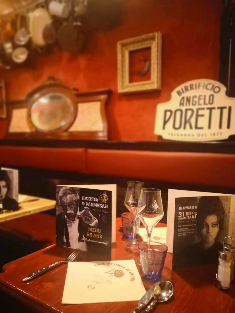 Il y a 25 ans, c’était the place to be. Depuis, d’autres ont brillé puis disparu. Au lieu de s’effacer, la table de Renaud Waeterloos  a pris racine et est devenue une véritable institution, toujours dans le coup.